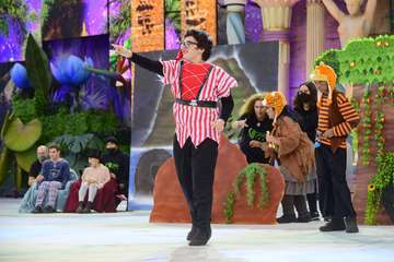 La XIII Gala de la Integración viste el escenario del Carnaval de La Tierra con el desfile de sus participantes/Lpcarnaval.